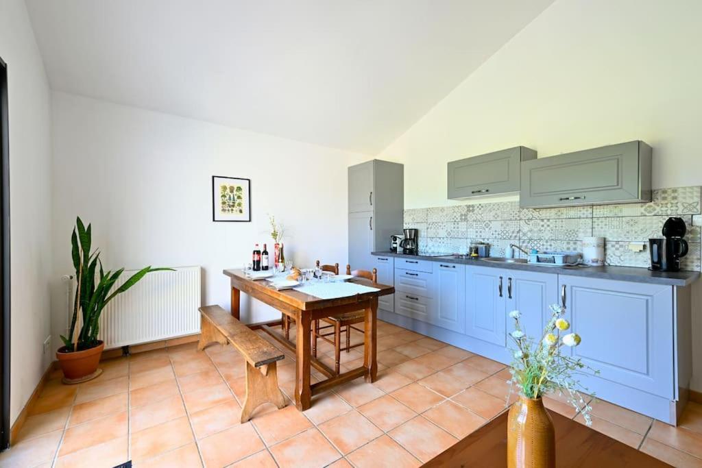 L'Evasion En Pierre Piscine Et Etang Prive Villa Sevremoine ภายนอก รูปภาพ