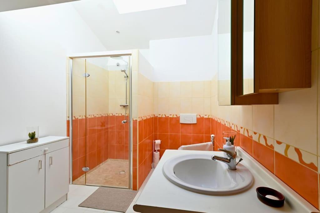 L'Evasion En Pierre Piscine Et Etang Prive Villa Sevremoine ภายนอก รูปภาพ