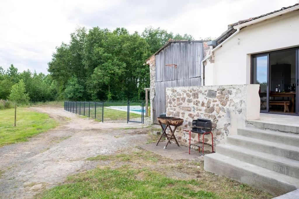 L'Evasion En Pierre Piscine Et Etang Prive Villa Sevremoine ภายนอก รูปภาพ
