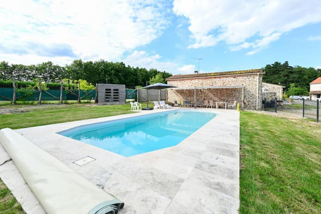 L'Evasion En Pierre Piscine Et Etang Prive Villa Sevremoine ภายนอก รูปภาพ