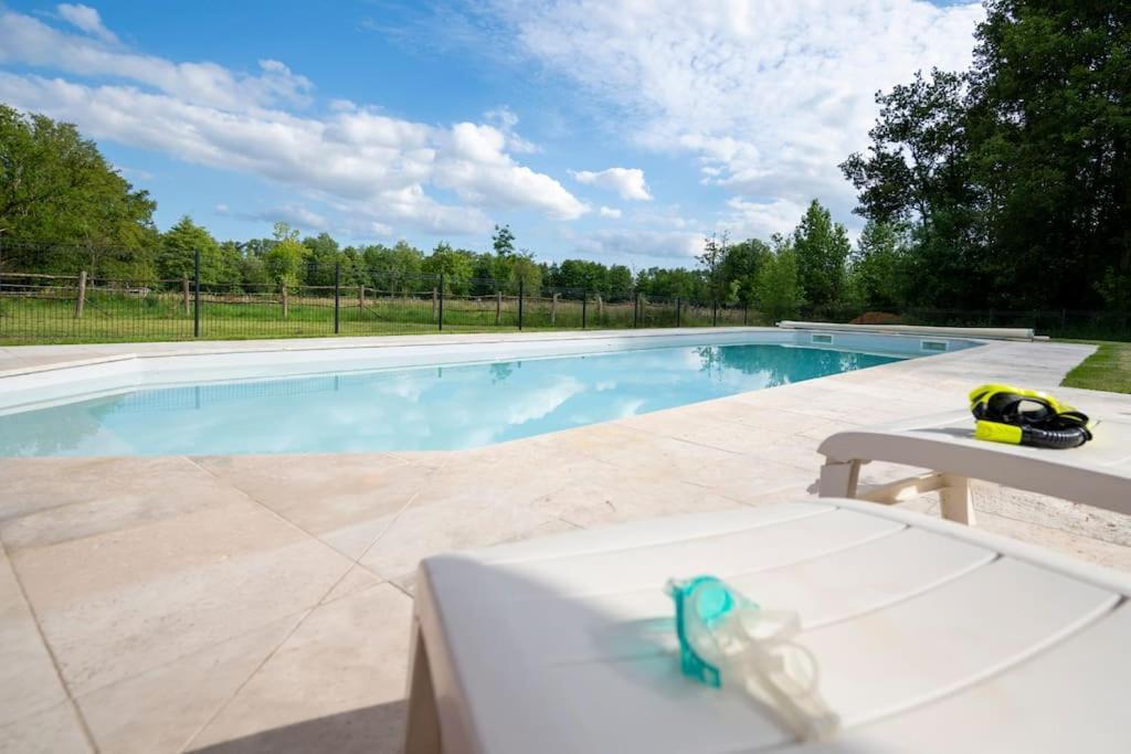 L'Evasion En Pierre Piscine Et Etang Prive Villa Sevremoine ภายนอก รูปภาพ