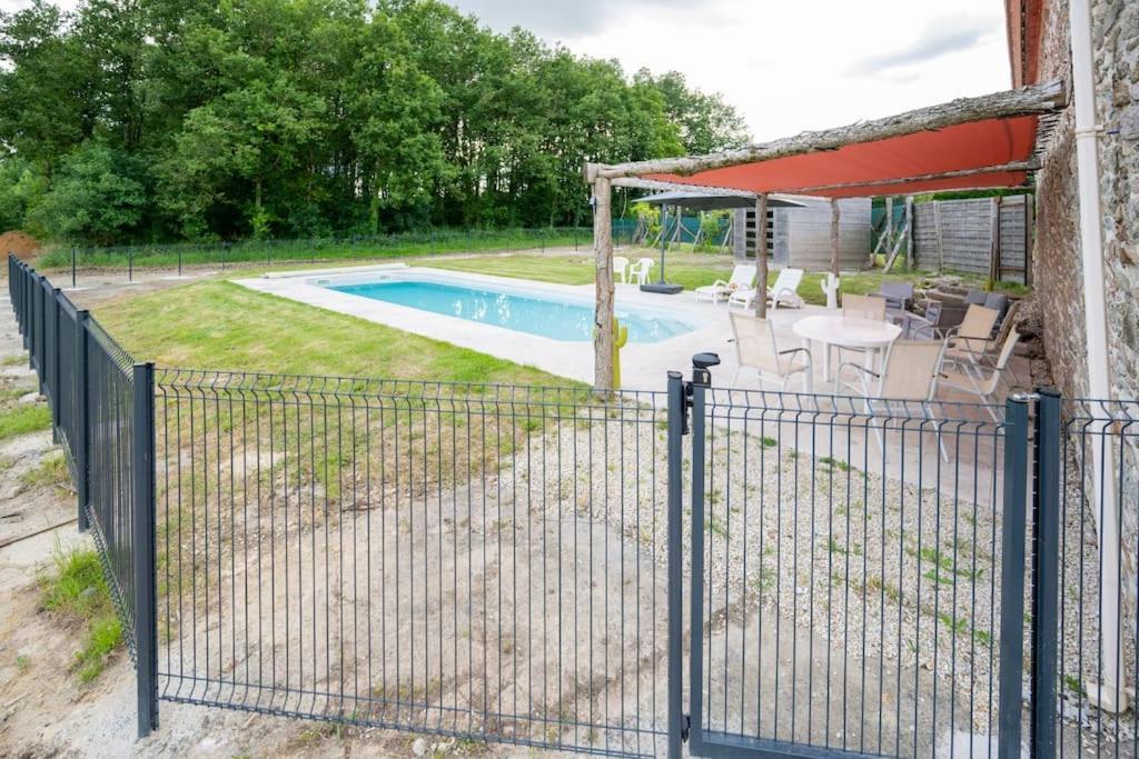 L'Evasion En Pierre Piscine Et Etang Prive Villa Sevremoine ภายนอก รูปภาพ